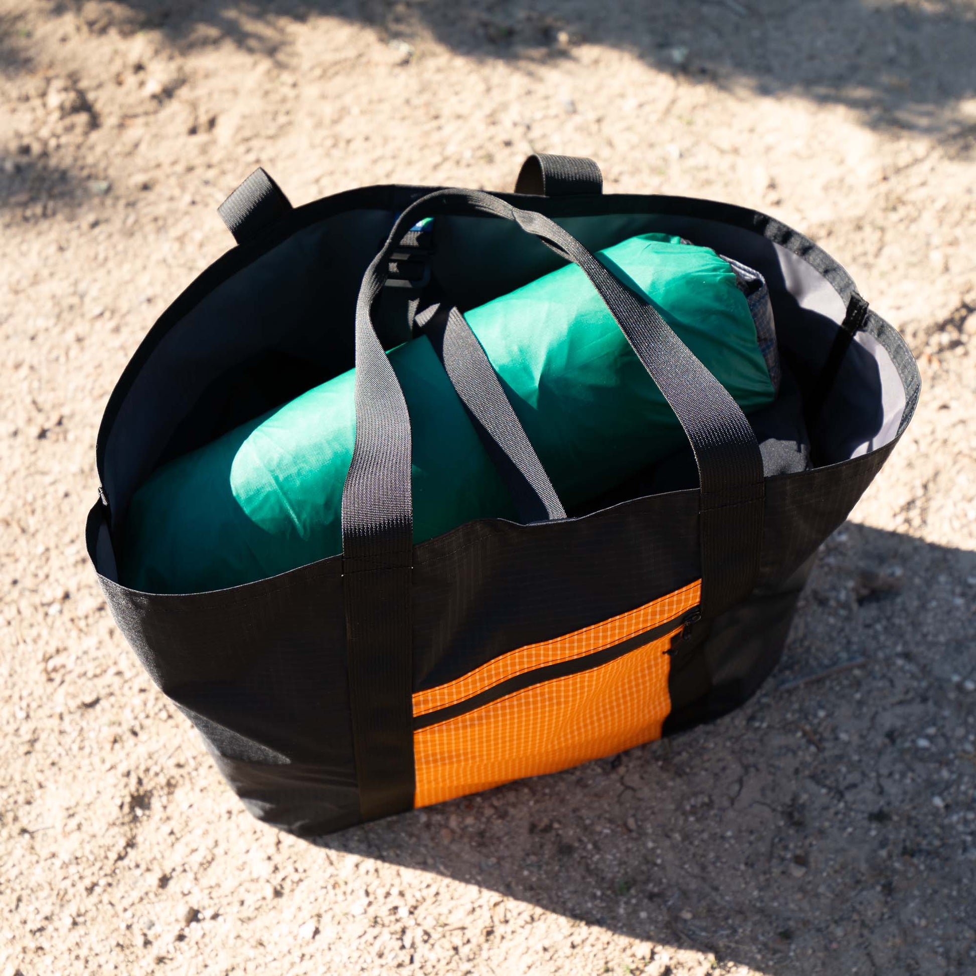PINYON GEAR TOTE · 35L BlackOut / Blue Wave